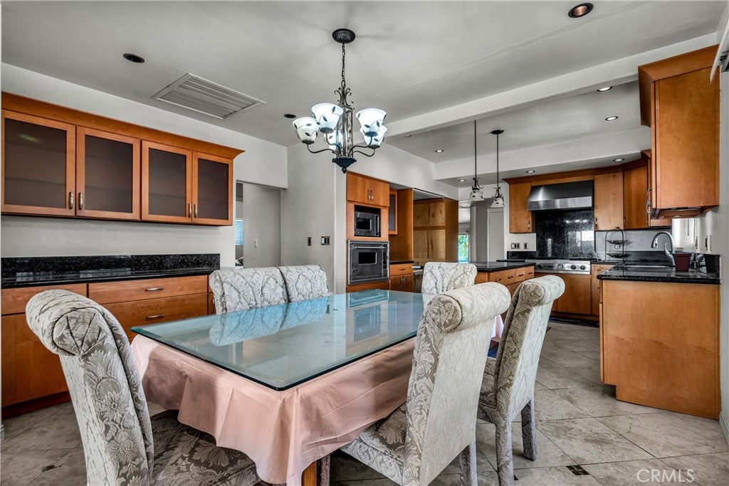 2326 Loy Lane