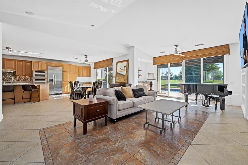 56378 Palms Drive