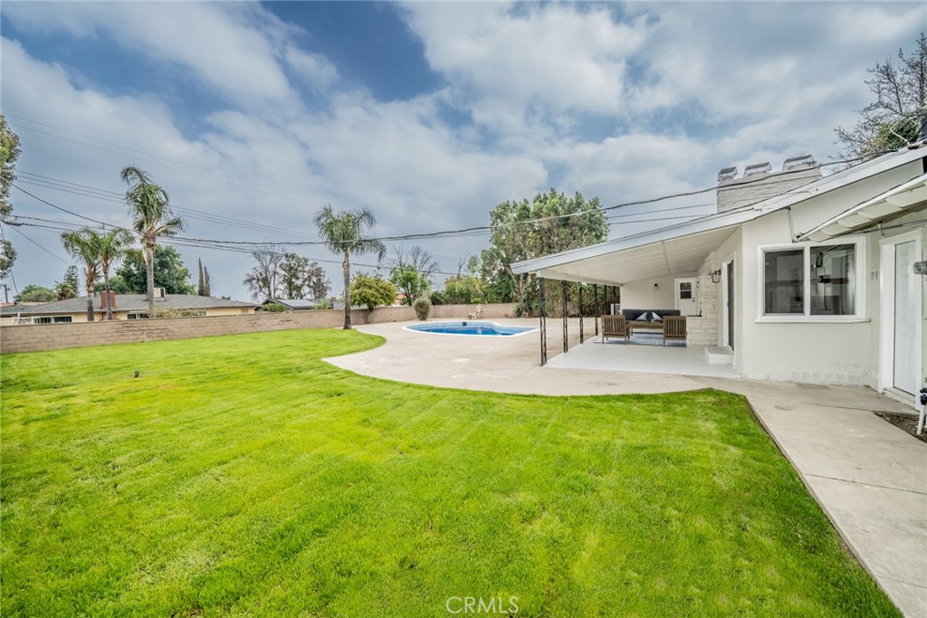 6323 Lilac Avenue