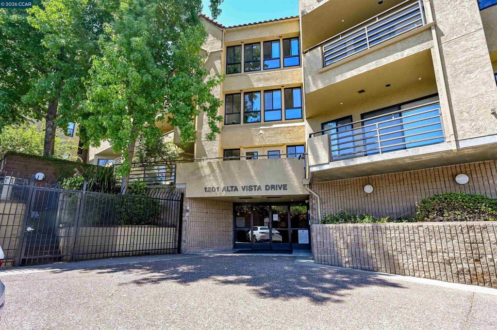1201 Alta Vista Dr 206
