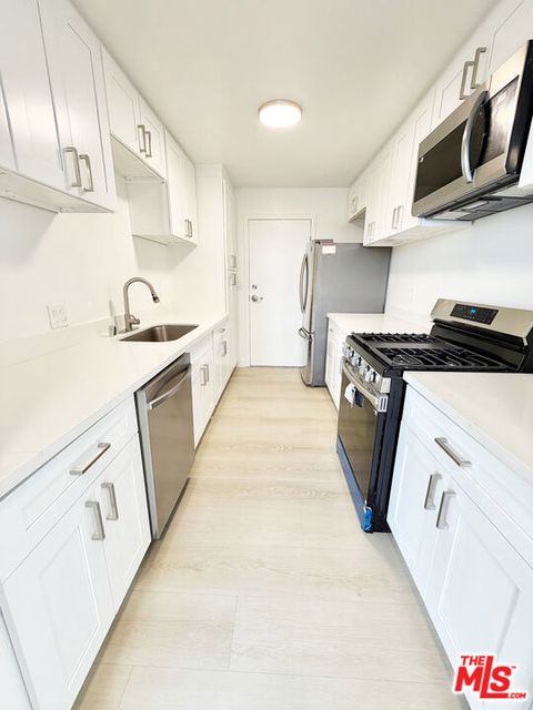 Photo of 468 S Roxbury Drive #404, Beverly Hills, CA 90212 (MLS # 26661549)