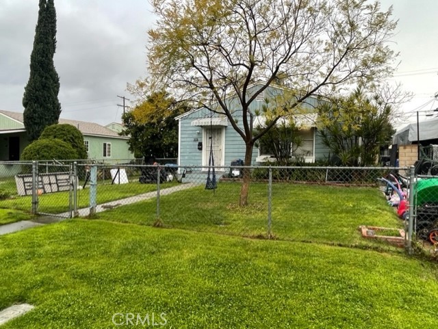 Two units with APPROVED PLANS for 2 additional ADU's. ADU's: 981 SF EACH, 2 Bedrooms, 2 Bath EACH, 2 Story.
Current duplex: each unit has 2 bedrooms, 1 bath with approx 810 SF Each. No waiting for City approvals. Time to break ground