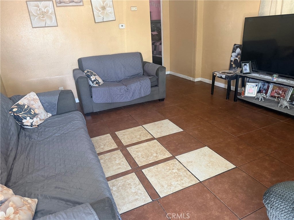 124 E Temple