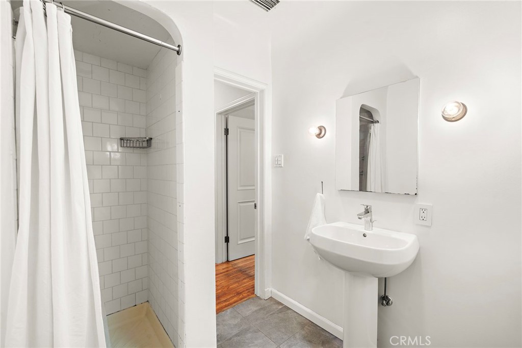 Wrigley Area (WR) - Residential