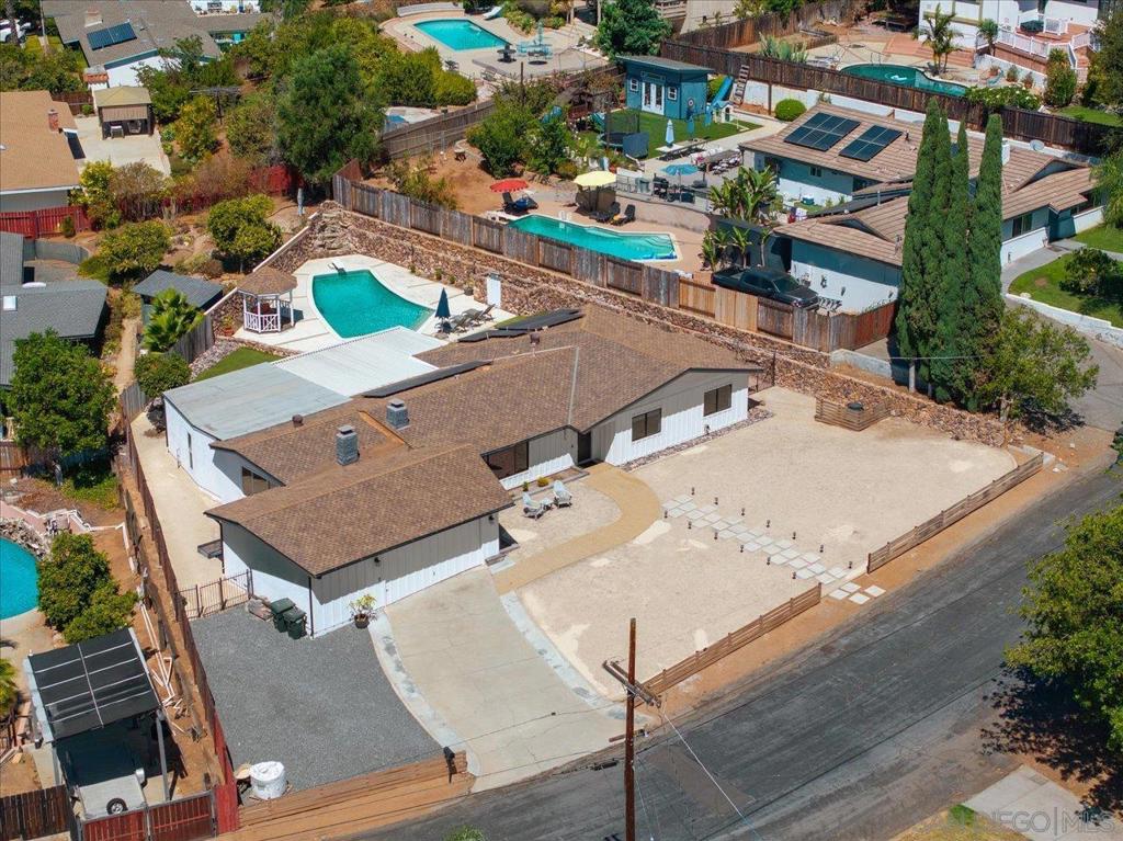 2073 Ginny Ln
