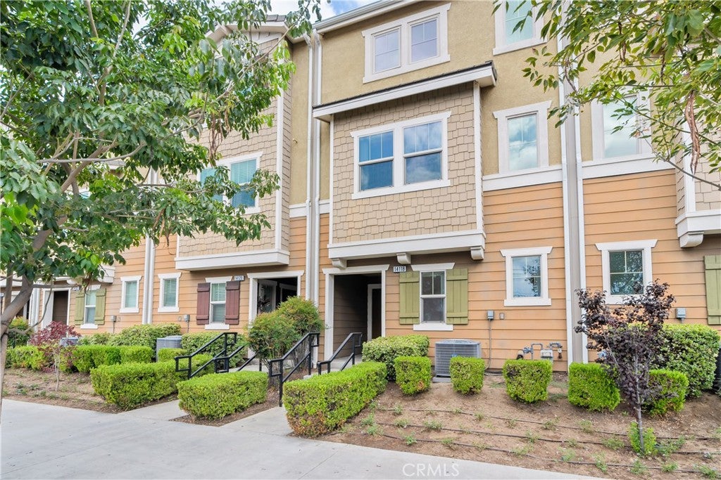 14118 W Pine