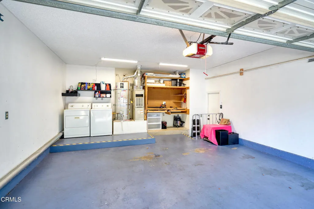 Ventura, California 93001, United States, 2 Bedrooms Bedrooms, ,3 BathroomsBathrooms,Residential,Active,212245