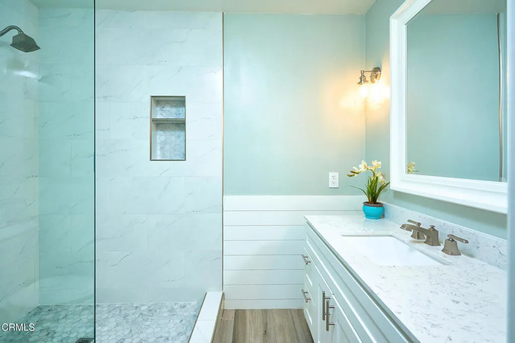 Ventura, California 93001, United States, 2 Bedrooms Bedrooms, ,3 BathroomsBathrooms,Residential,Active,212245