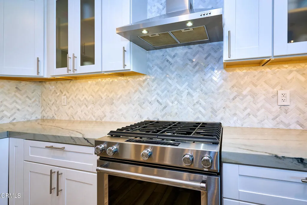 Ventura, California 93001, United States, 2 Bedrooms Bedrooms, ,3 BathroomsBathrooms,Residential,Active,212245