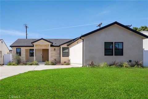 Photo of 20109 Archwood Street, Winnetka, CA 91306 (MLS # SR25221684)