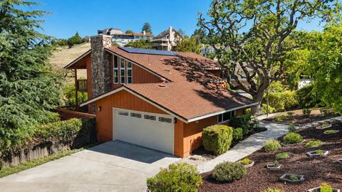 Photo of 3175 Oak Leaf Court, Morgan Hill, CA 95037 (MLS # ML82048617)