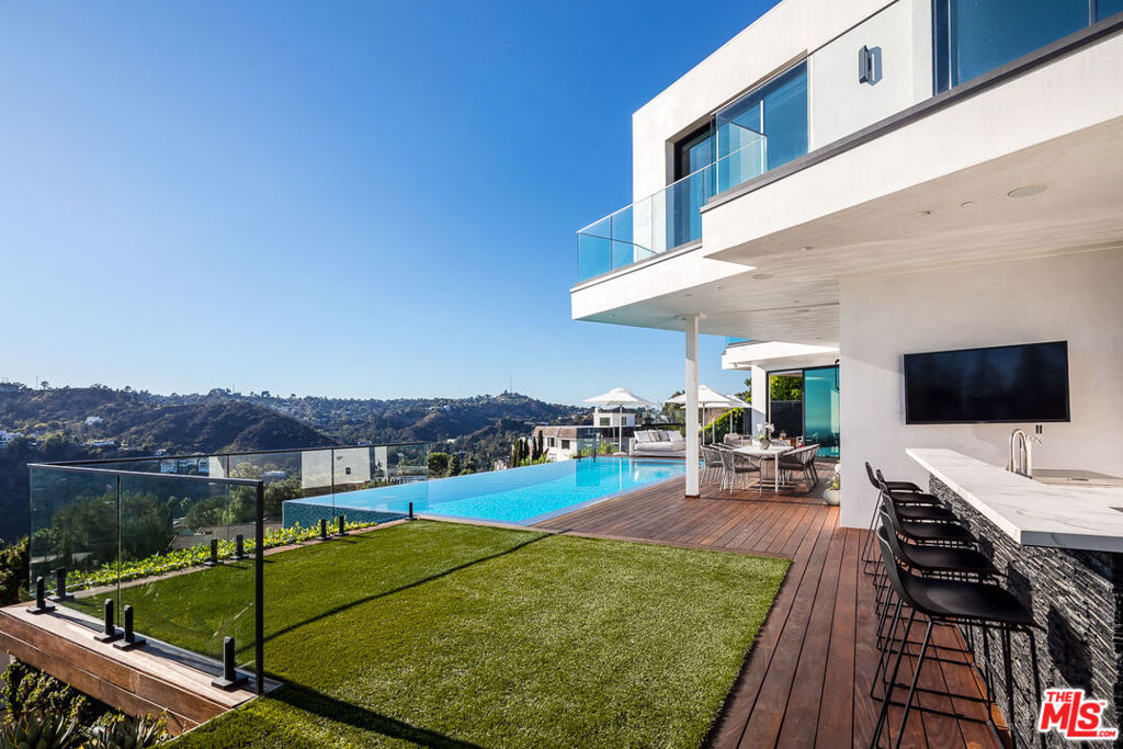2371 Achilles Drive