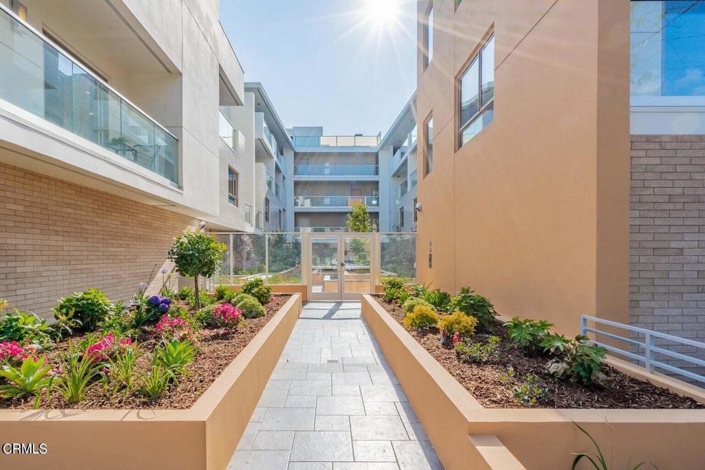 137 S Wilson Avenue 106