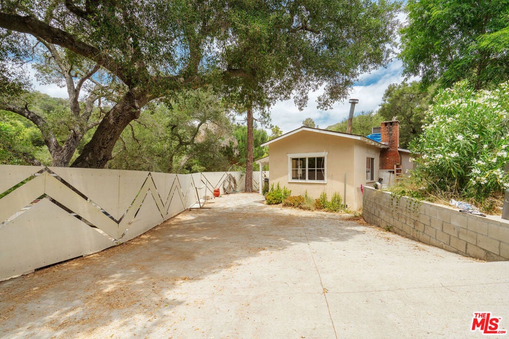 360 N Topanga Canyon Boulevard