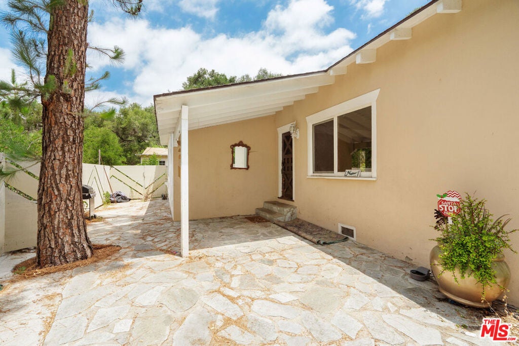 360 N Topanga Canyon Boulevard