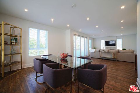 Photo of 907 S SHENANDOAH Street #Ph 401, Los Angeles, CA 90035 (MLS # 25589479) Photo of 907 S SHENANDOAH Street #Ph 401, Los Angeles, CA 90035 (MLS # 25589479)