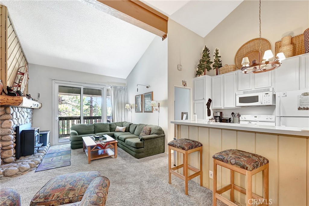 261 Lakeview Boulevard 54
