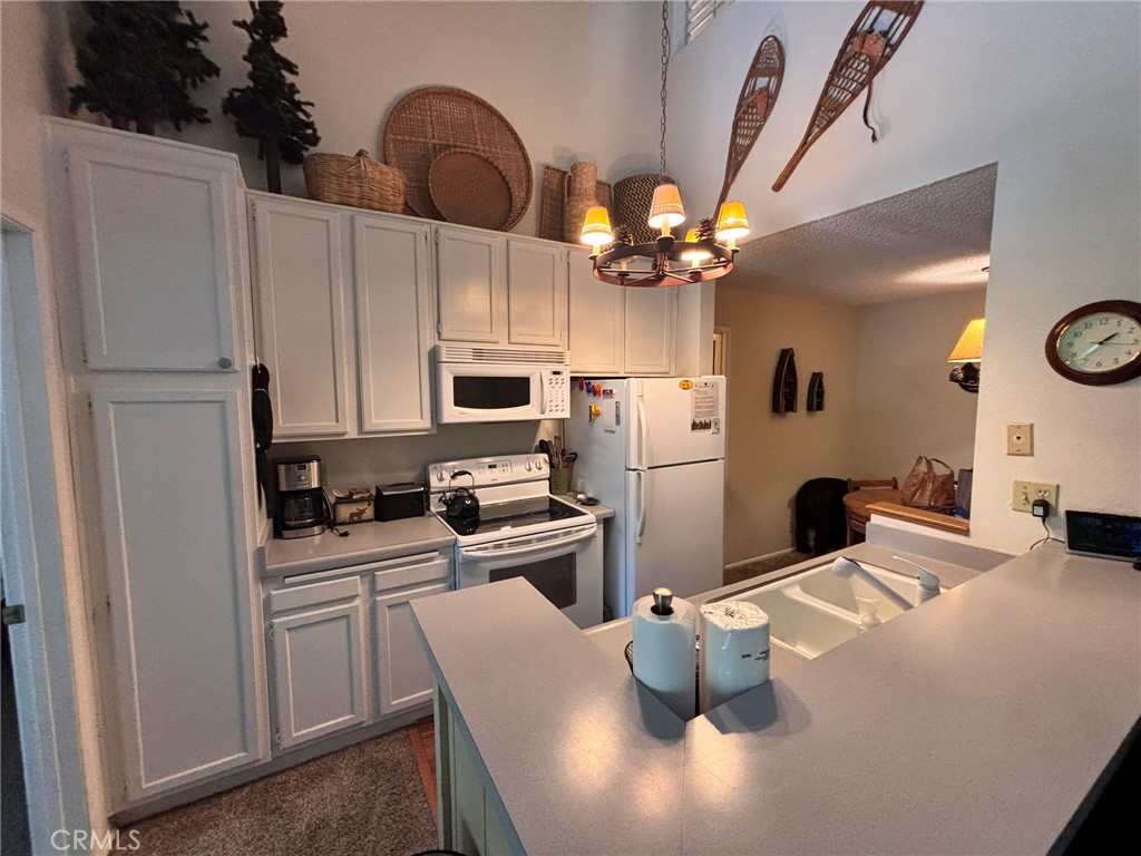 261 Lakeview Boulevard 54