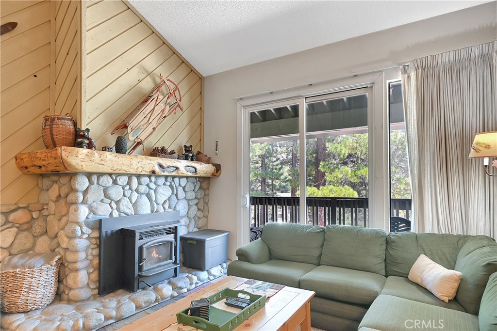 261 Lakeview Boulevard 54