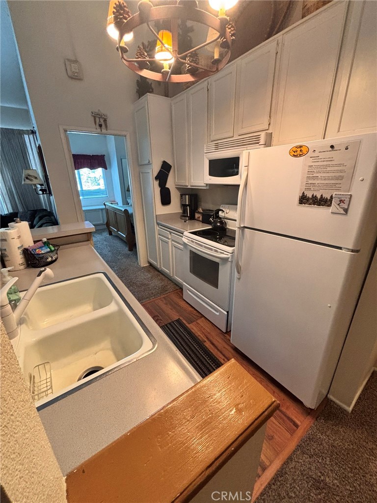 261 Lakeview Boulevard 54
