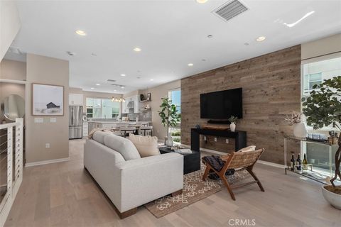 Photo of 1529 Greenwich Way WAY, Costa Mesa, CA 92627 (MLS # NP26080292)