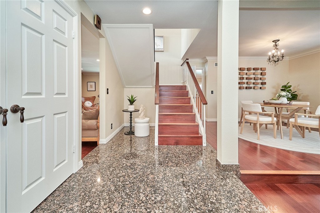2517 Greenhill Dr