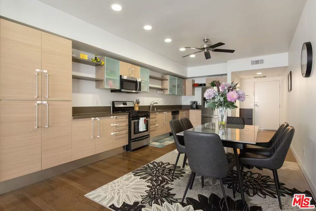 1234 Wilshire Boulevard 435