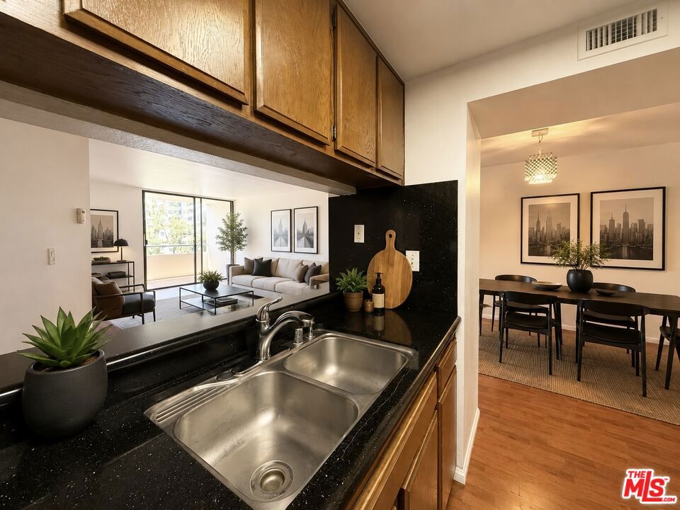 600 W 9th Street 814