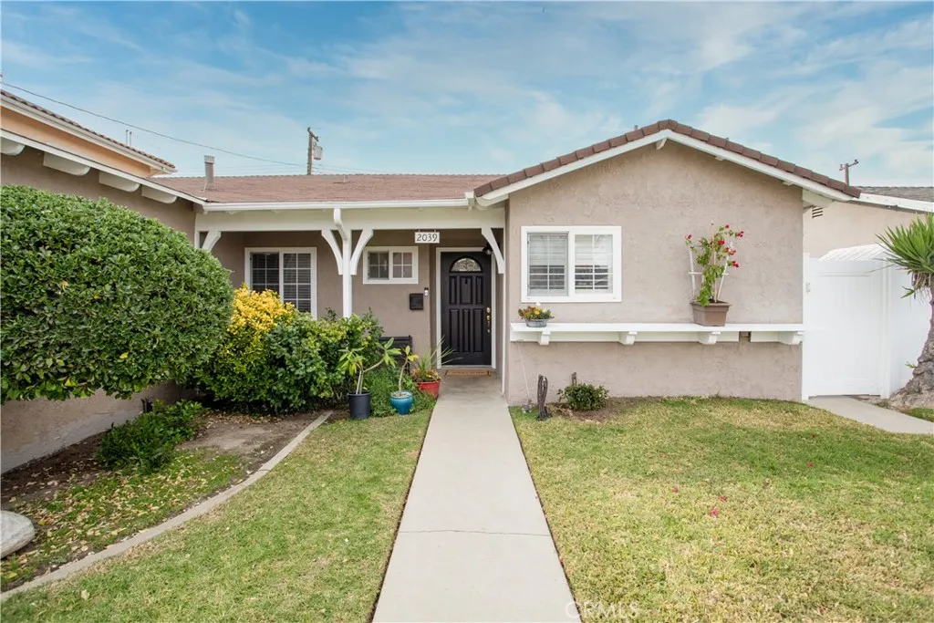 Rowland Heights, California 91748, United States, 4 Bedrooms Bedrooms, ,2 BathroomsBathrooms,Residential,Active,197540