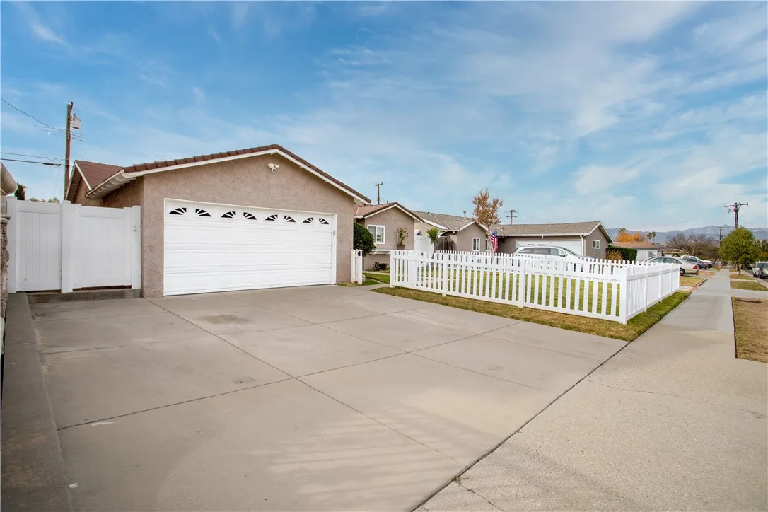Rowland Heights, California 91748, United States, 4 Bedrooms Bedrooms, ,2 BathroomsBathrooms,Residential,Active,197540