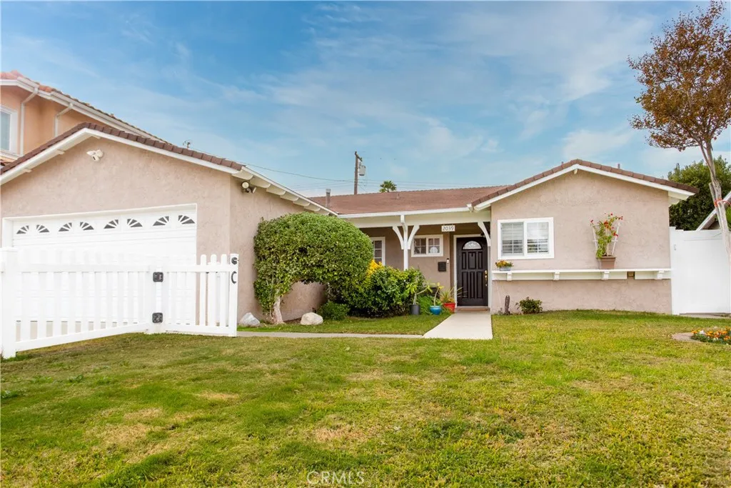 Rowland Heights, California 91748, United States, 4 Bedrooms Bedrooms, ,2 BathroomsBathrooms,Residential,Active,197540