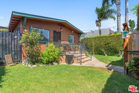 Photo of 659 Vernon Avenue, Venice, CA 90291 (MLS # 26771959)
