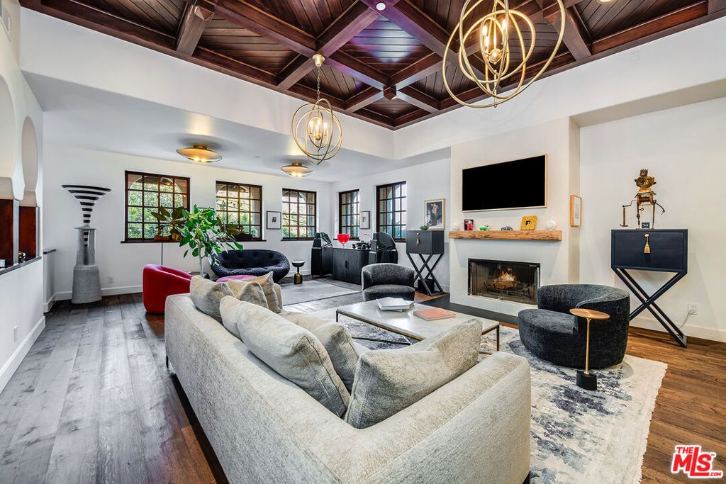 Photo of 1925 Curson Place, Los Angeles, CA 90046 (MLS # 25582703)