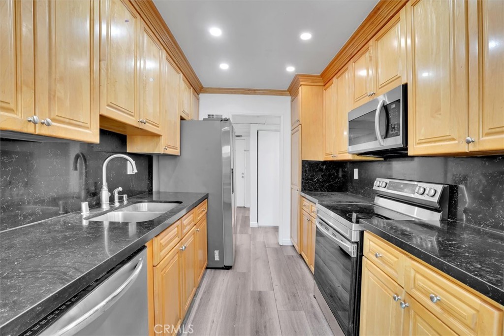 Photo 1 of 41 — 5412 Lindley Avenue 110, Encino, CA 91316