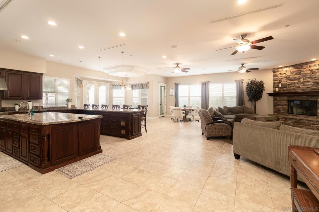 1475 Tina Ct