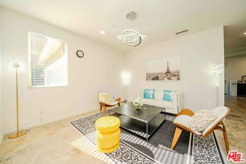 Photo of 9849 Dreams Lane, San Fernando, CA 91345 (MLS # 26668977)