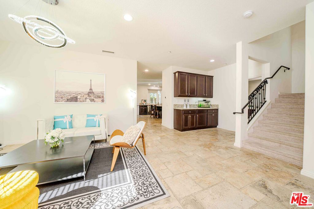 Photo of 9849 Dreams Lane, San Fernando, CA 91345 (MLS # 26668977)