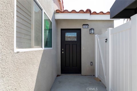 Photo of 1307 E Acacia AVE, Glendale, CA 91205 (MLS # GD26171035)