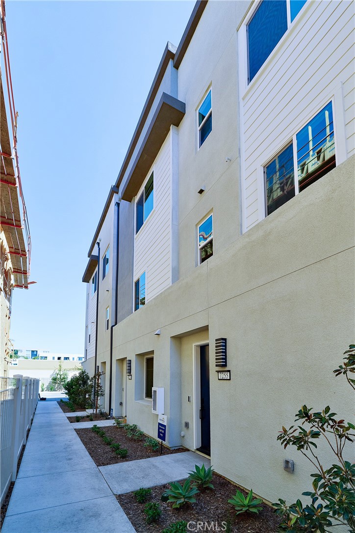 7255 Aura Circle