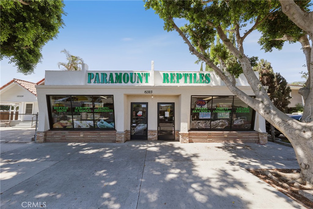 15323 Paramount Boulevard