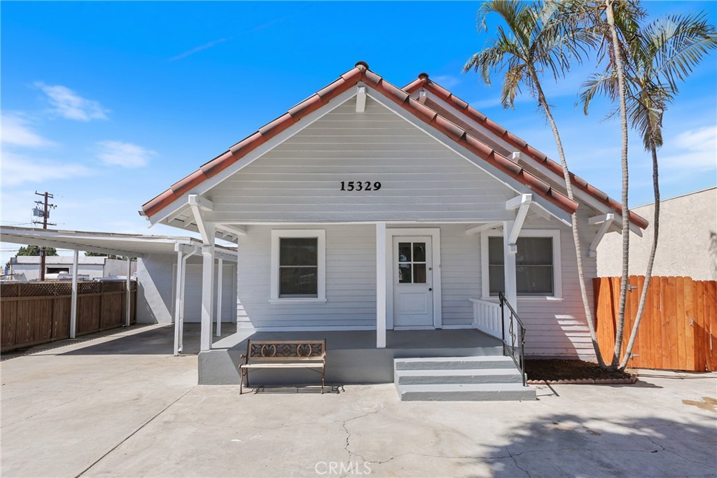 15323 Paramount Boulevard