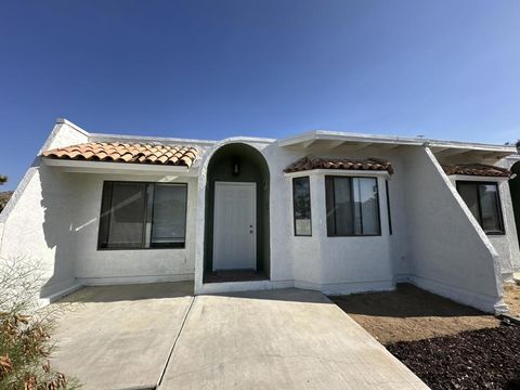 Photo of 7772 Jemez Trail, Yucca Valley, CA 92284 (MLS # 219144503DA)