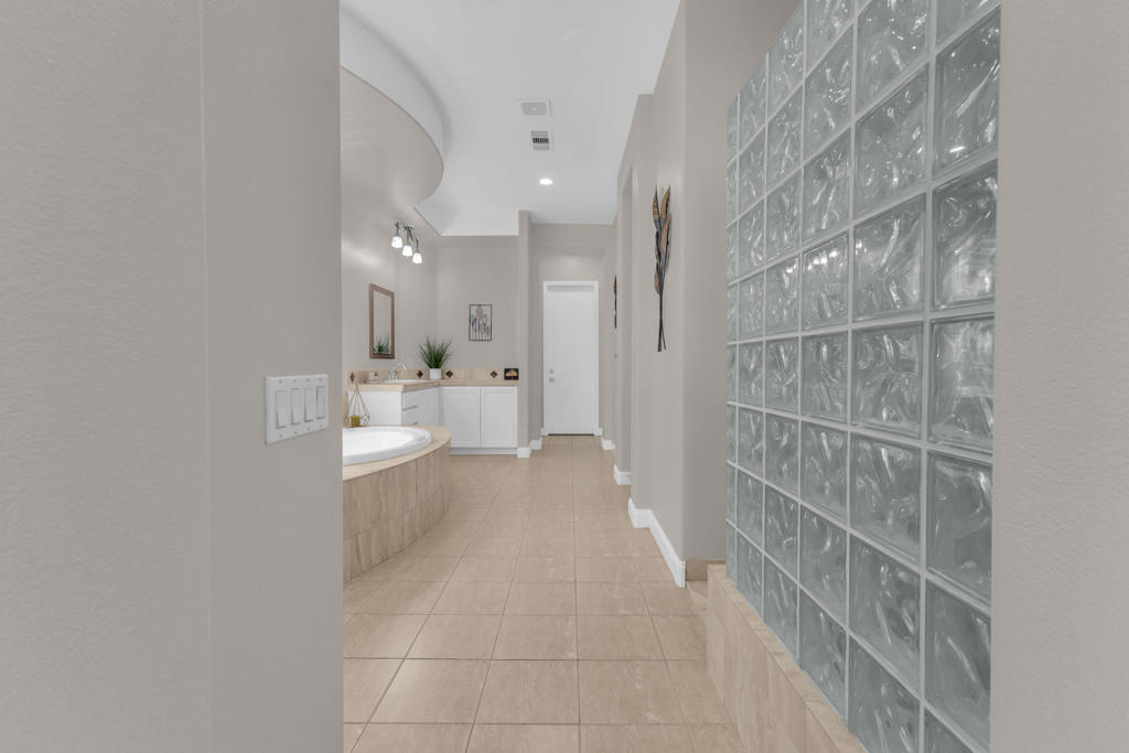 Mira Vista - Residential Lease