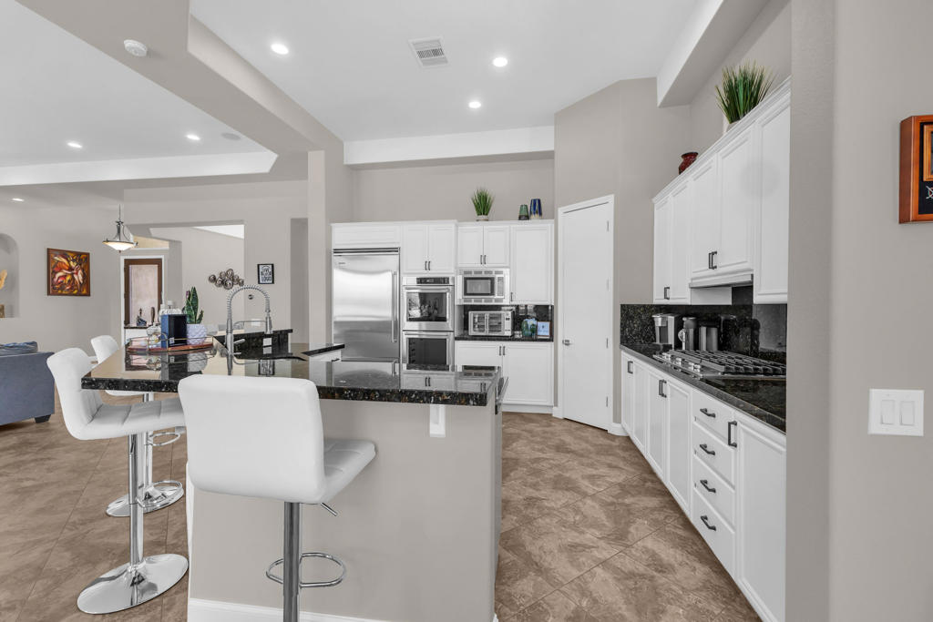 Mira Vista - Residential Lease