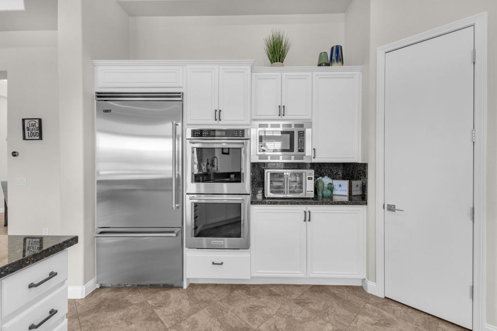 Mira Vista - Residential Lease