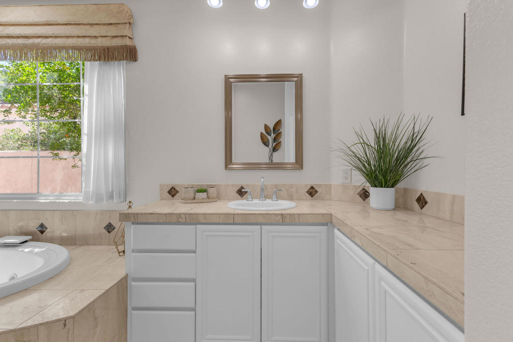 Mira Vista - Residential Lease