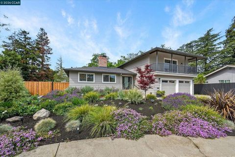 Photo of 1033 Woodstock Ct Ct, Walnut Creek, CA 94598 (MLS # 41129234)