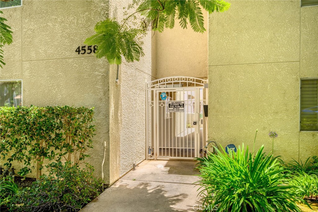 4558 Willis Avenue 203