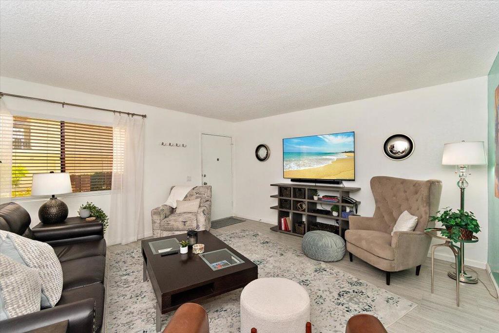 2074 N Mira Vista Way