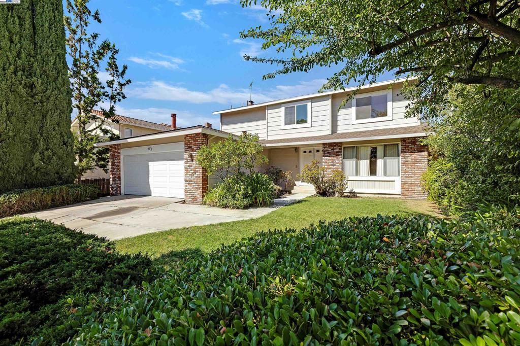Photo of 725 Little Foot Dr Dr, Fremont, CA 94539 (MLS # 41113698)